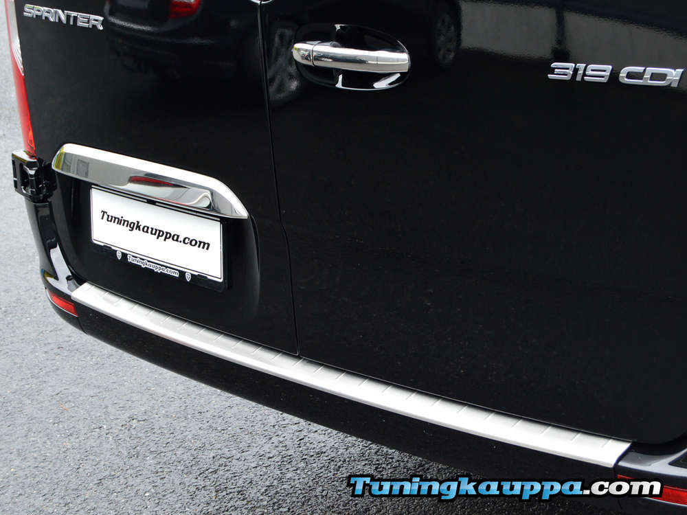 MB Sprinter W907 2018-, Omtec takapuskurin suojalista (harjattu)