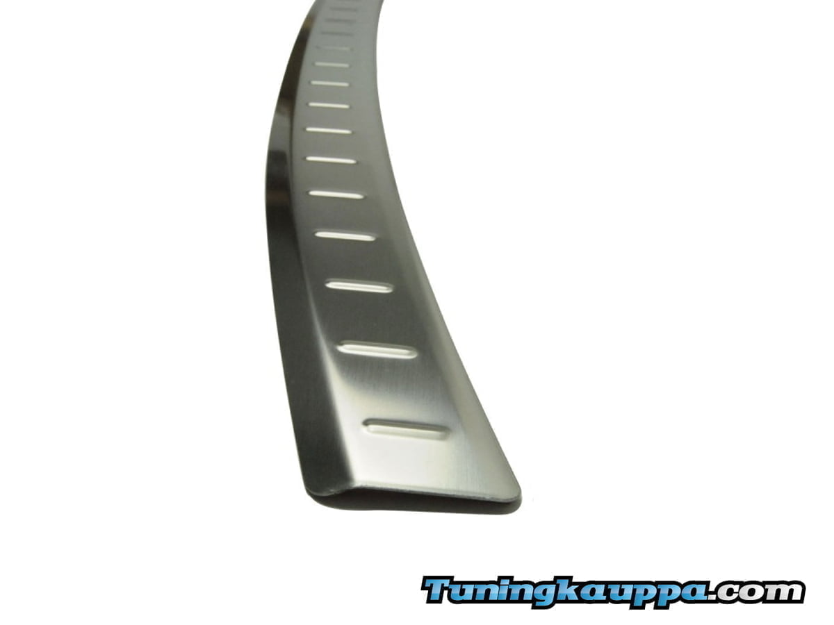 Audi Q7 4M, takapuskurin suojalista