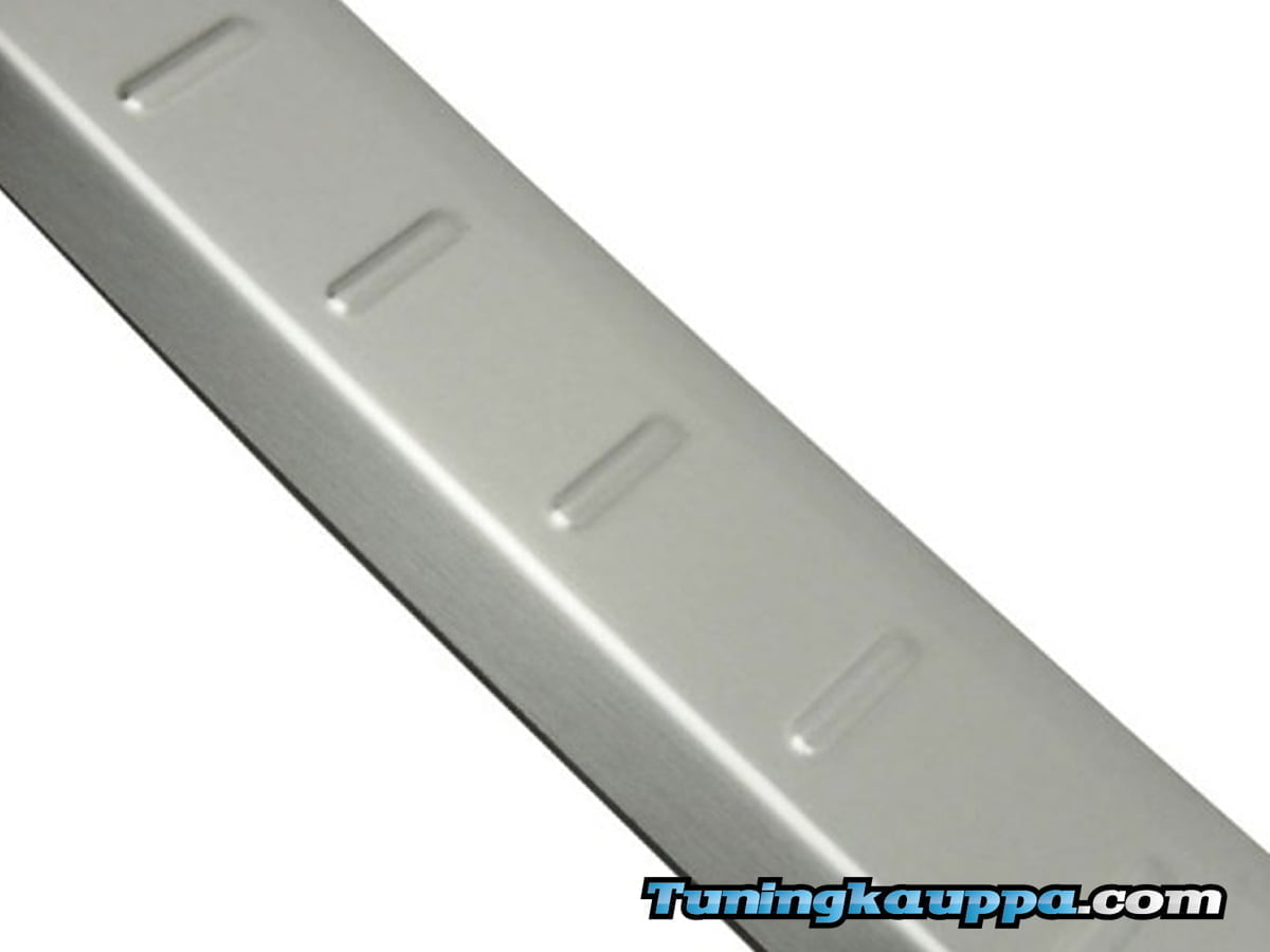 Audi Q7 4M, takapuskurin suojalista