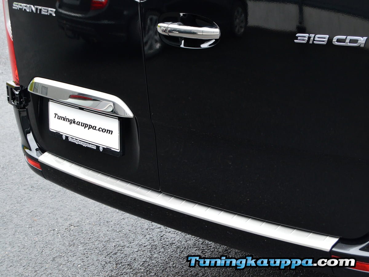 MB Sprinter W907 2018-, Omtec takapuskurin suojalista (harjattu)