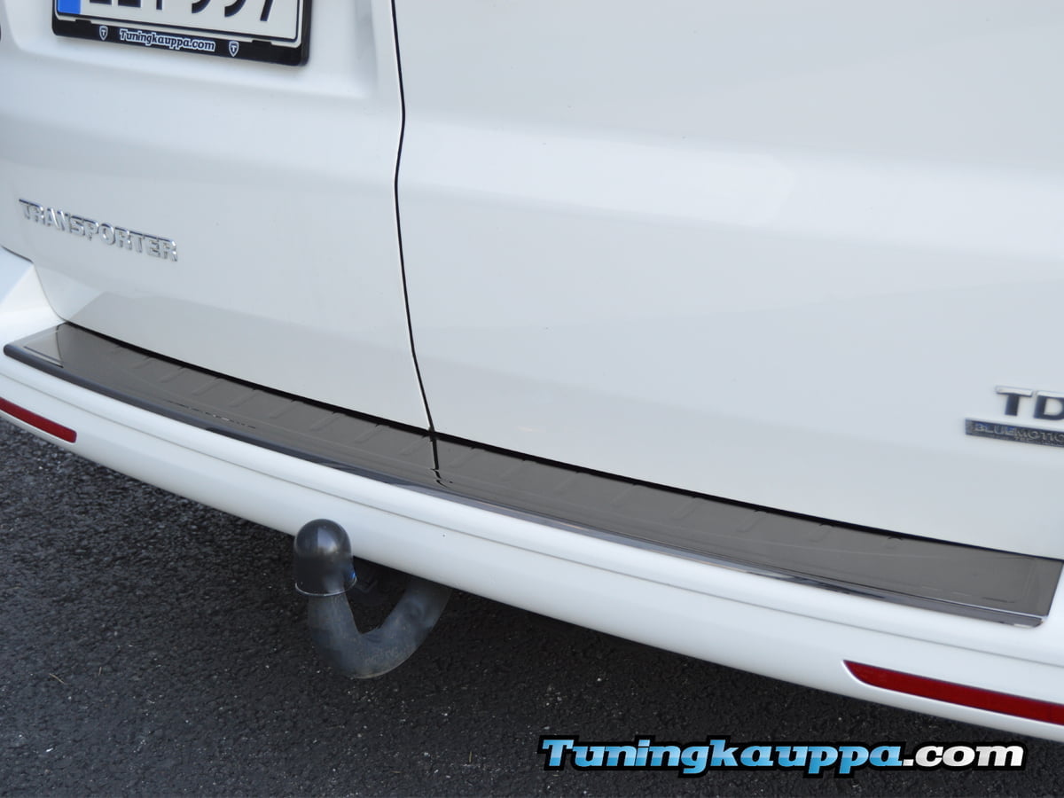 VW Transporter T6/T6.1, Omtec takapuskurin suojalista (mustakromi)
