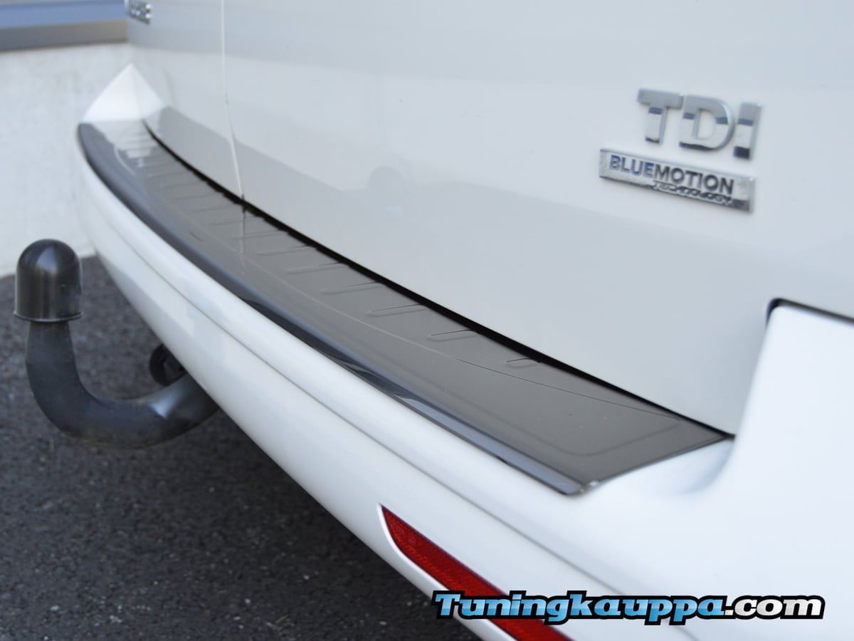 VW Transporter T6/T6.1, Omtec takapuskurin suojalista (mustakromi)