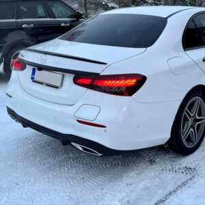 MB W213 sedan AMG-look kiiltävän musta takaspoileri