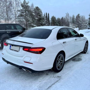 MB W213 sedan AMG-look kiiltävän musta takaspoileri