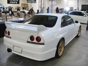 Nissan Skyline R33 takaspoileri