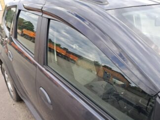Dacia Duster (2010-2018) sivuikkunoiden tuuliohjaimet (4kpl)