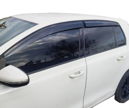 Vw Golf V MK5 vm. 2003-2009 sivulasien tuuliohjaimet (4kpl)