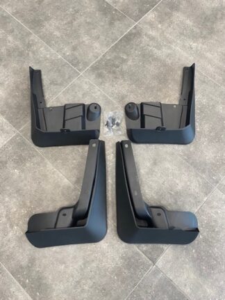 Bmw G30/G31 (2017->) roiskeläpät (4kpl)