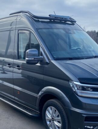 Vw Crafter musta kattorauta tuulilasin päälle
