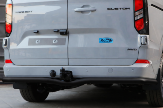 Transit Custom mustat takapuskurin suojaputki