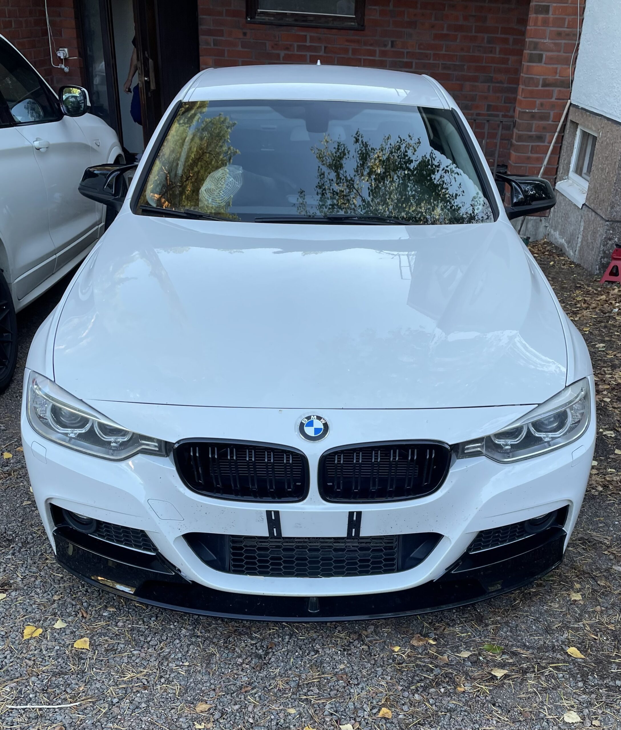 BMW F30 / F31, M-Performance etuspoileri (kiiltävä musta)