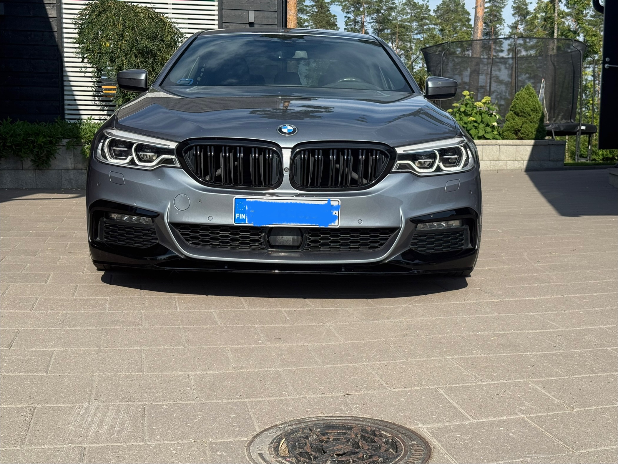 BMW G30/G31 M-Performance etuspoileri (kiiltävän musta) photo review