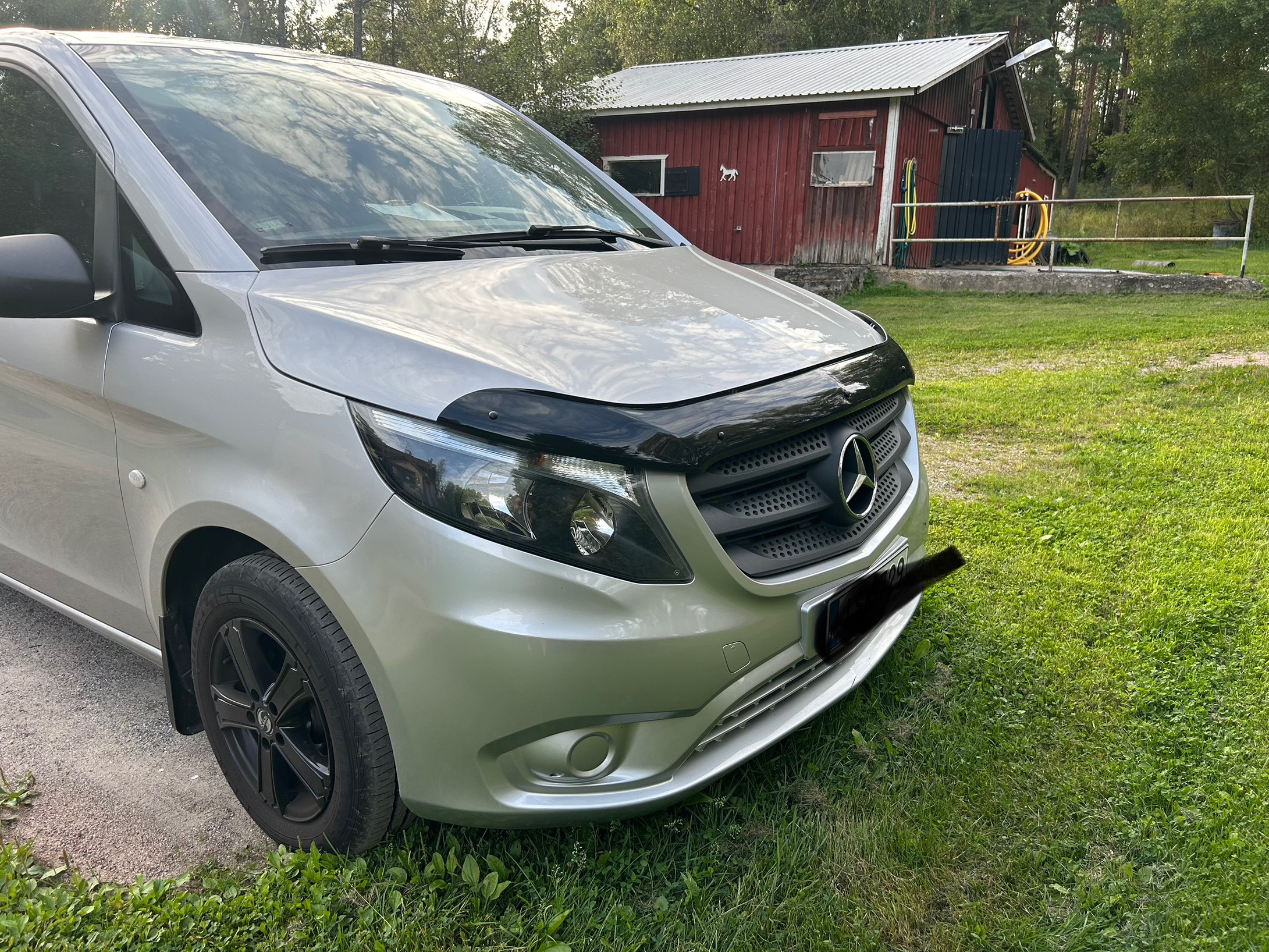 MB Vito / V-sarja W447 / EQV 2014- konepellin tuuliohjain photo review