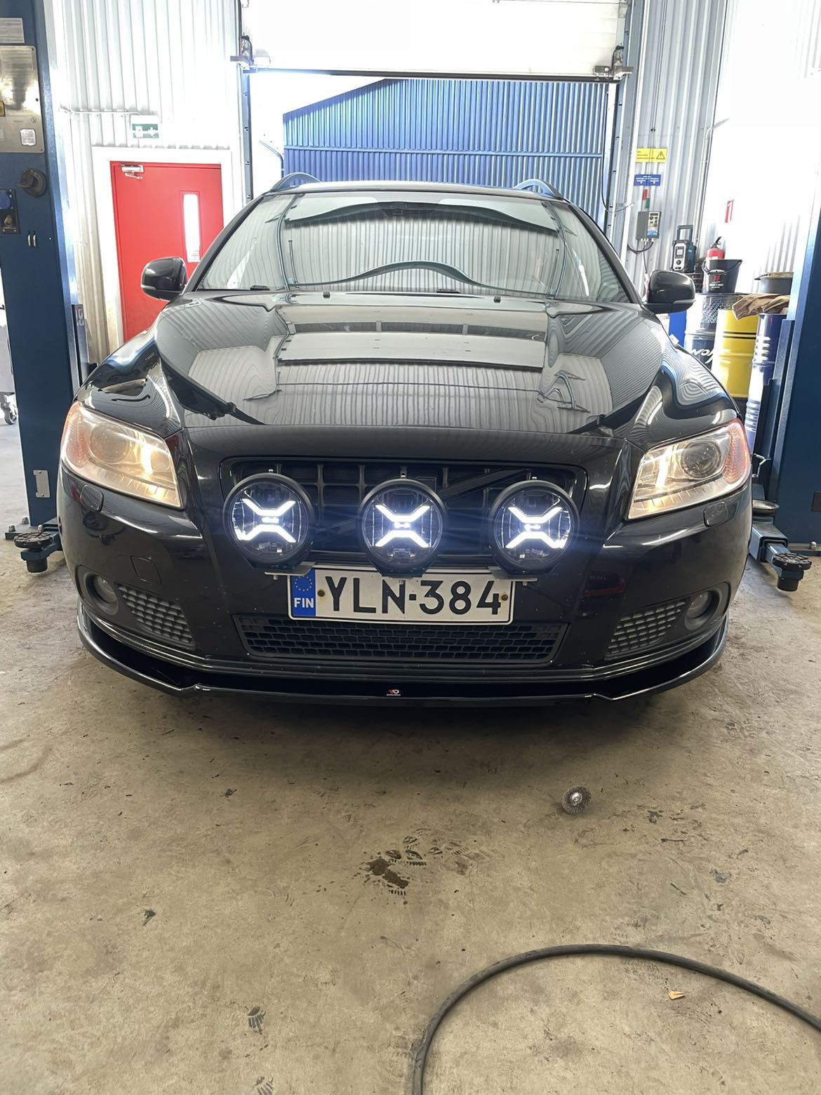 Volvo V70 MK3 Maxton Design etuspoileri photo review